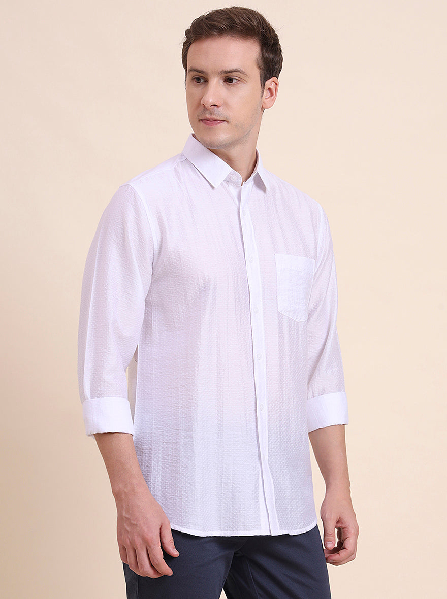 White Solid Slim Fit Casual Shirt | JadeBlue