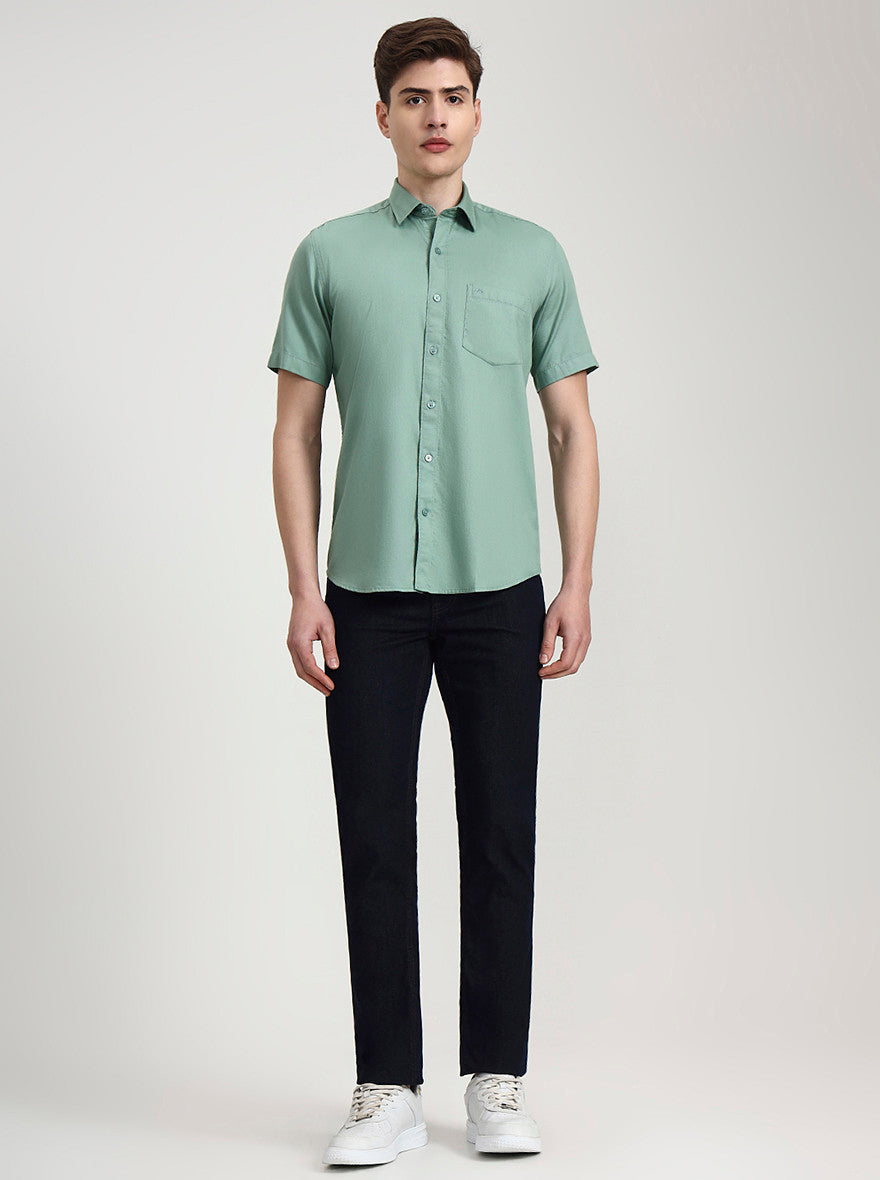 Green Solid Tailored Fit Semi Casual Shirt | JadeBlue