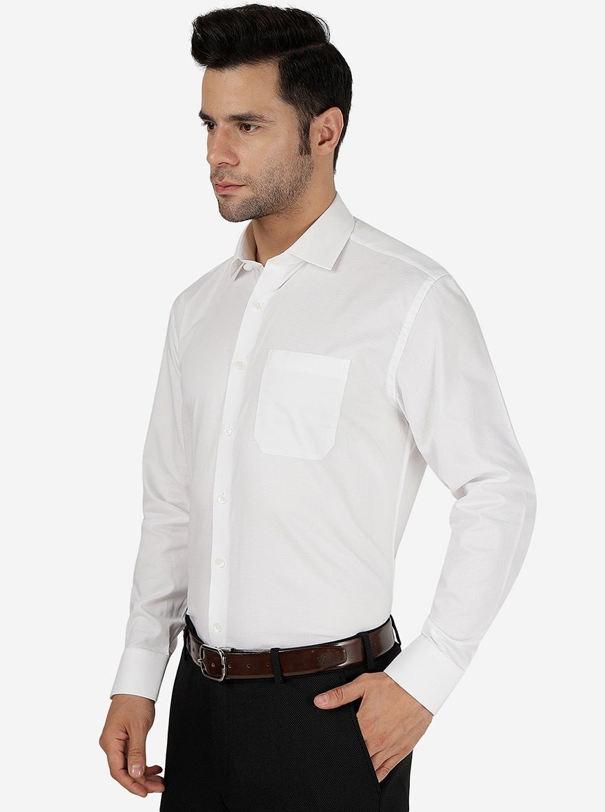 White Solid Regular Fit Formal Shirt | JadeBlue
