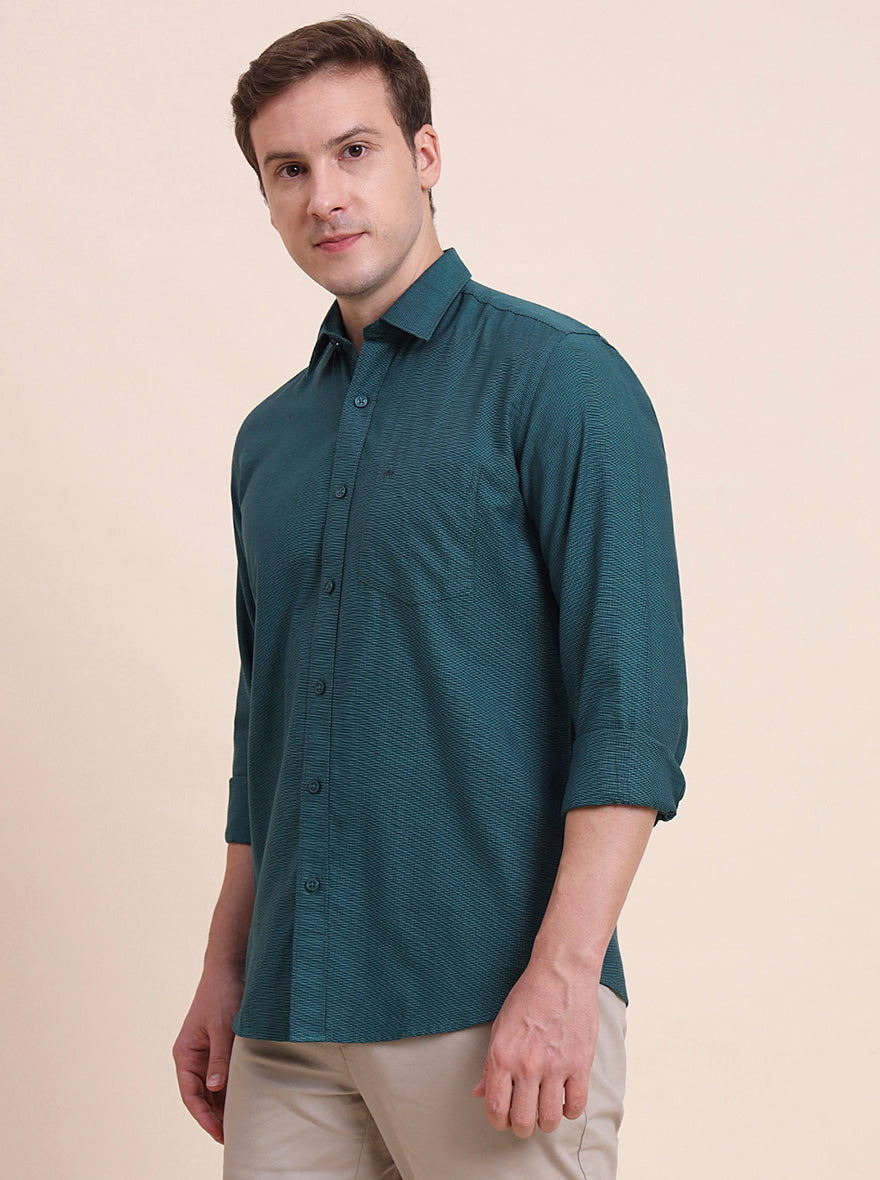 Green Solid Tailored Fit Semi Casual Shirt | JadeBlue