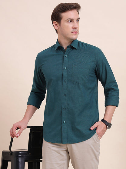 Green Solid Tailored Fit Semi Casual Shirt | JadeBlue