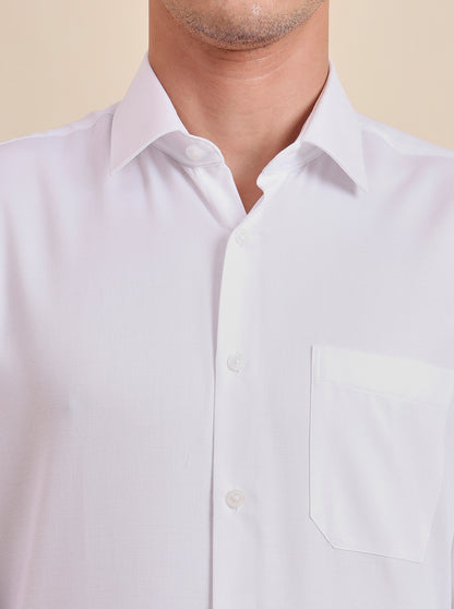 White Solid Regular Fit Formal Shirt | JadeBlue