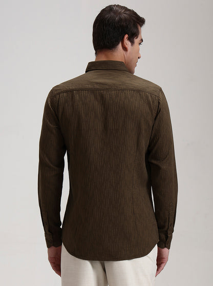 Brown Solid Slim Fit Casual Shirt | JadeBlue