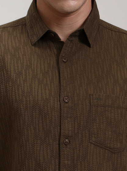 Brown Solid Slim Fit Casual Shirt | JadeBlue
