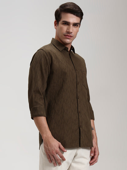 Brown Solid Slim Fit Casual Shirt | JadeBlue