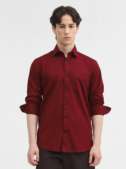 Maroon Solid Tailored Fit Semi Casual Shirt | JadeBlue