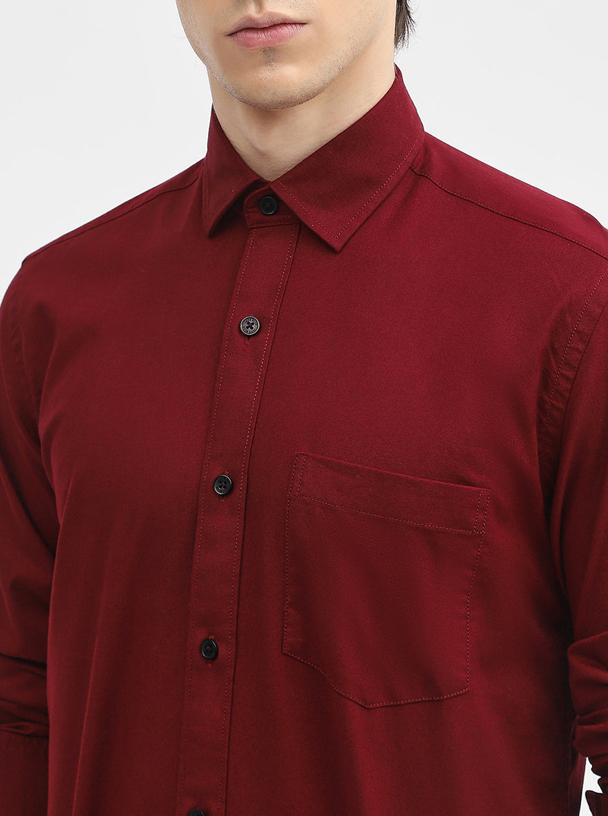 Maroon Solid Tailored Fit Semi Casual Shirt | JadeBlue