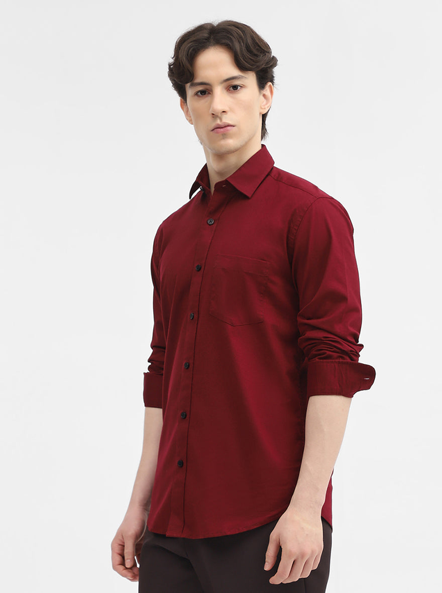 Maroon Solid Tailored Fit Semi Casual Shirt | JadeBlue