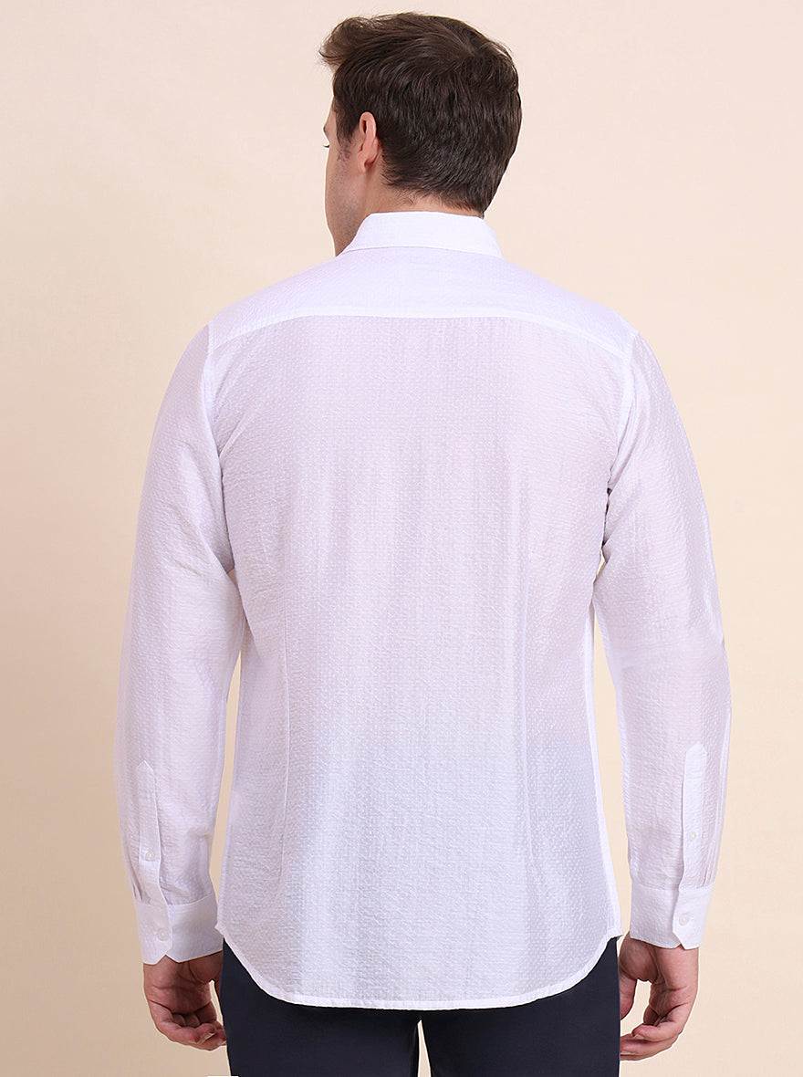White Solid Slim Fit Casual Shirt | JadeBlue