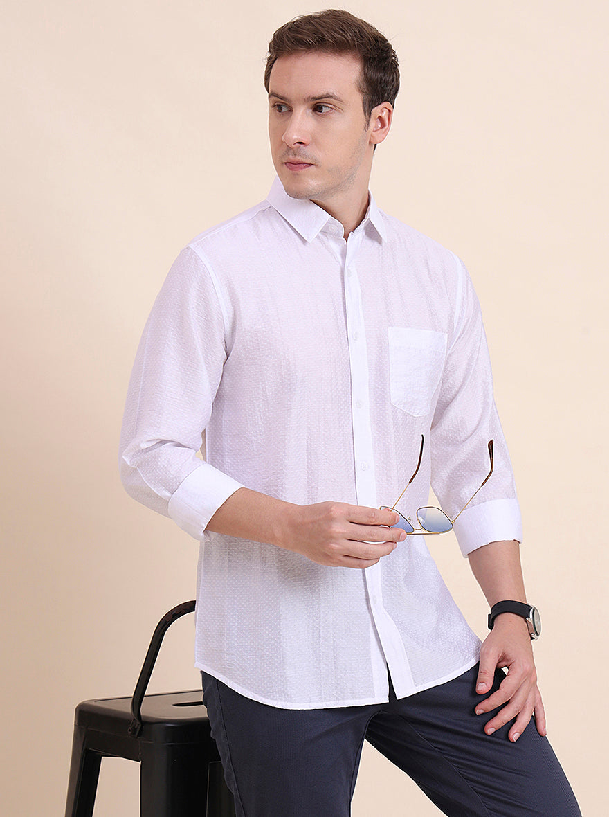 White Solid Slim Fit Casual Shirt | JadeBlue