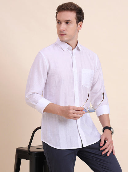White Solid Slim Fit Casual Shirt | JadeBlue