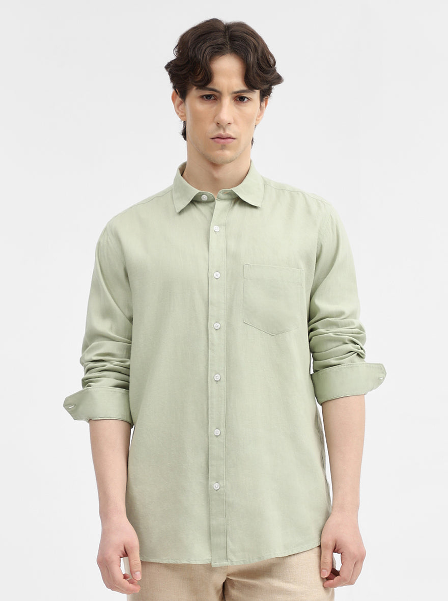 Light Green Solid Slim Fit Casual Shirt | JadeBlue