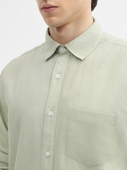 Light Green Solid Slim Fit Casual Shirt | JadeBlue