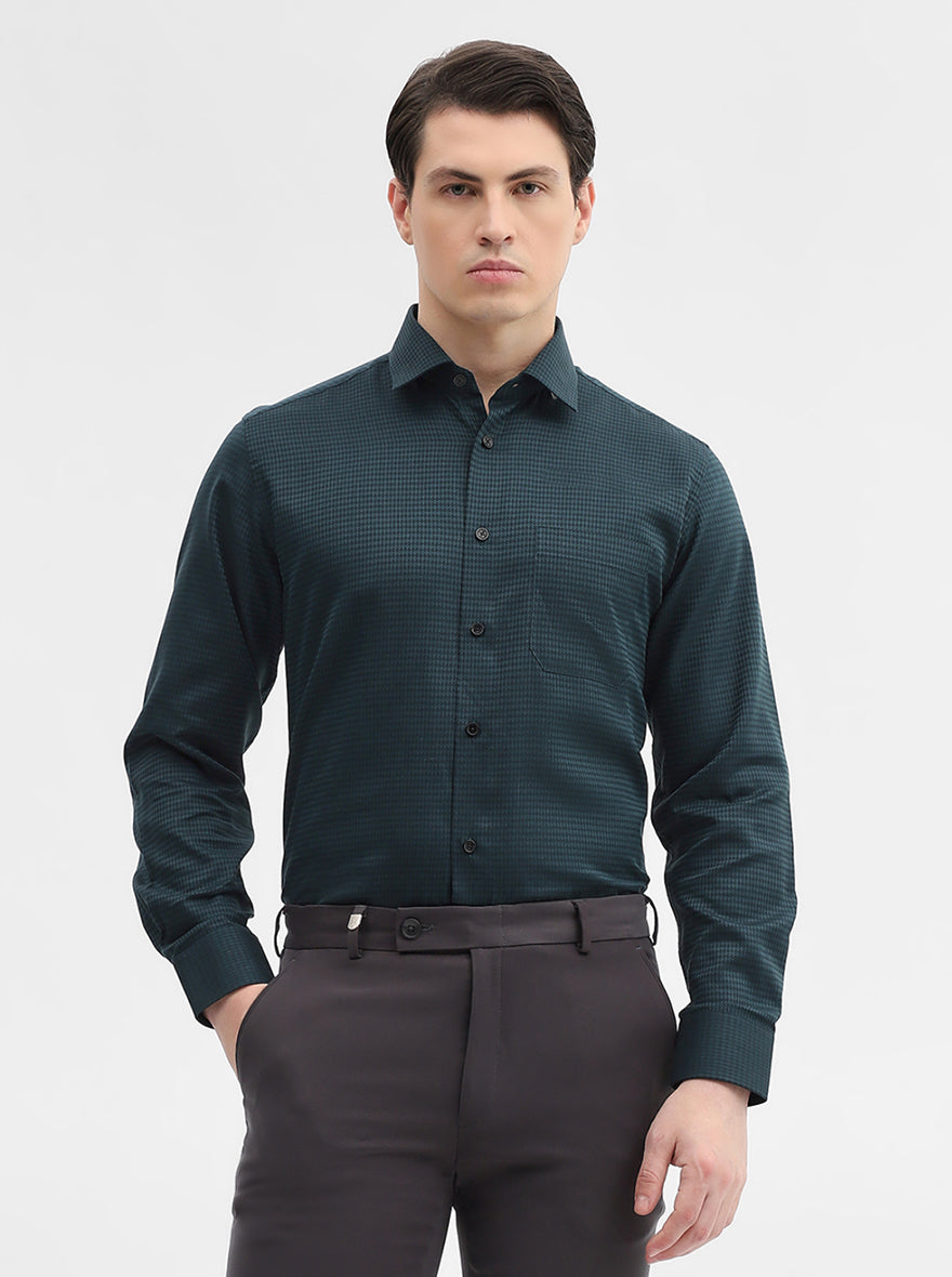 Green Solid Regular Fit Formal Shirt | JadeBlue