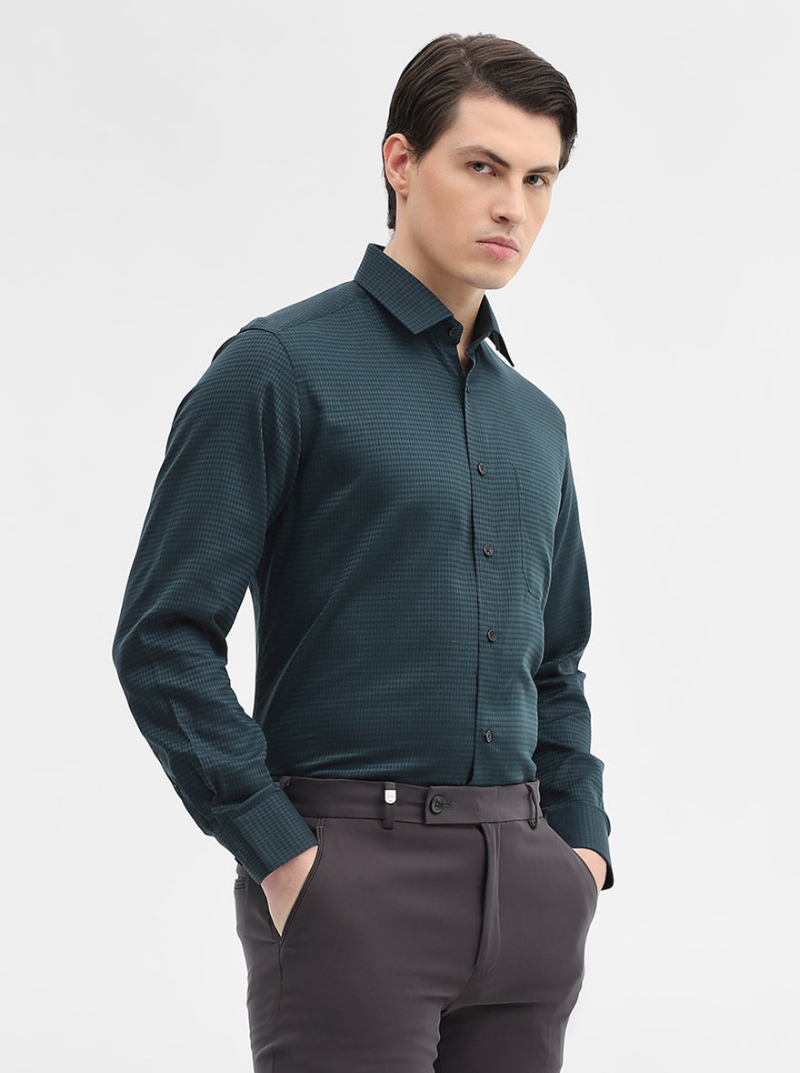 Green Solid Regular Fit Formal Shirt | JadeBlue