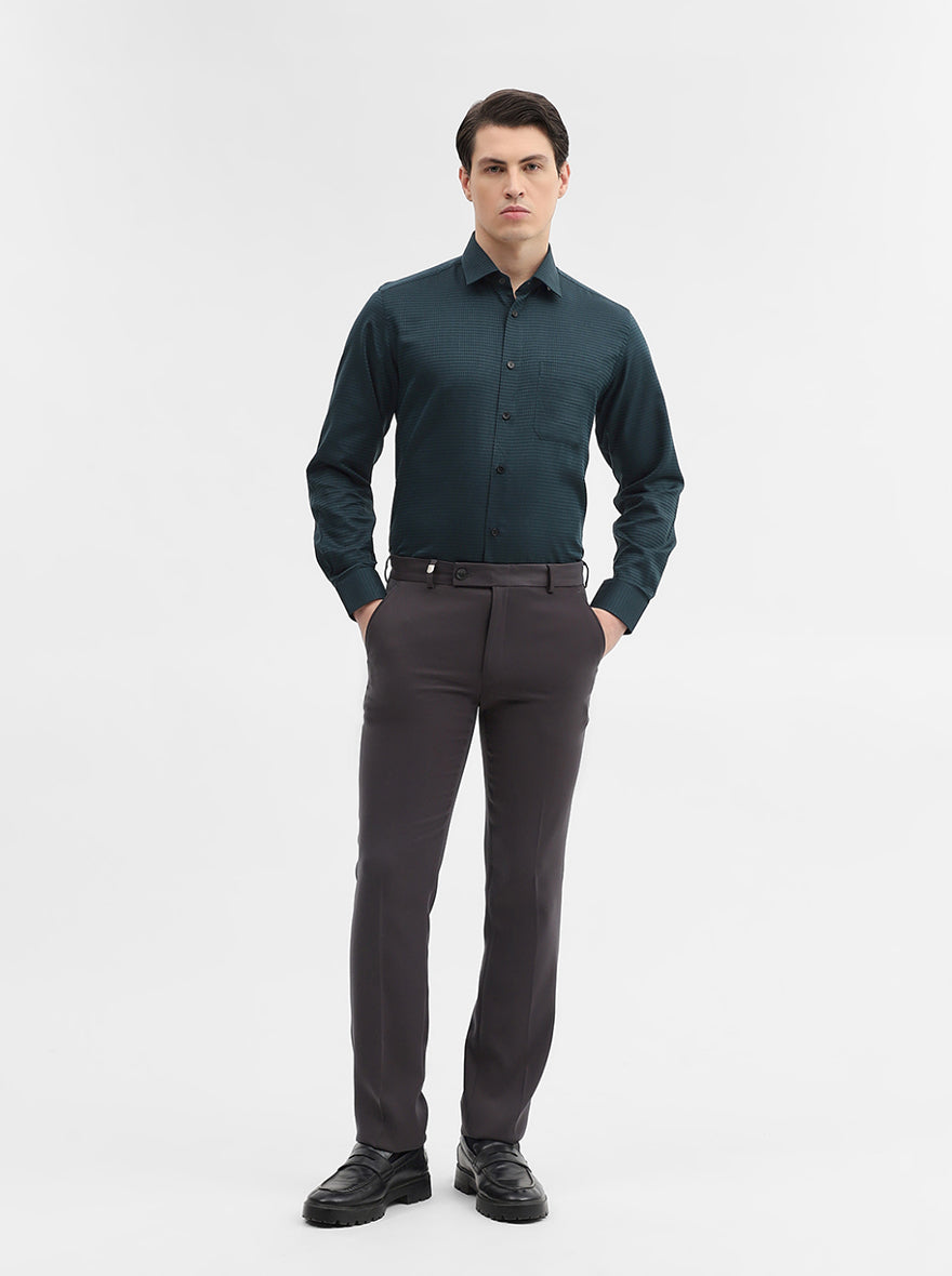 Green Solid Regular Fit Formal Shirt | JadeBlue