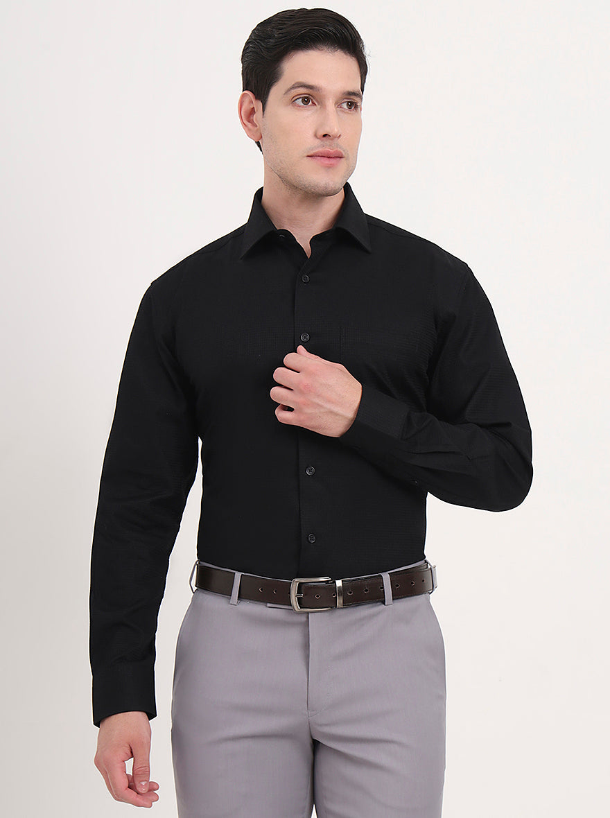 Black Solid Regular Fit Formal Shirt | JadeBlue