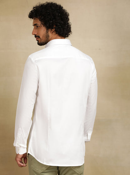White Solid Slim Fit Casual Shirt | JadeBlue