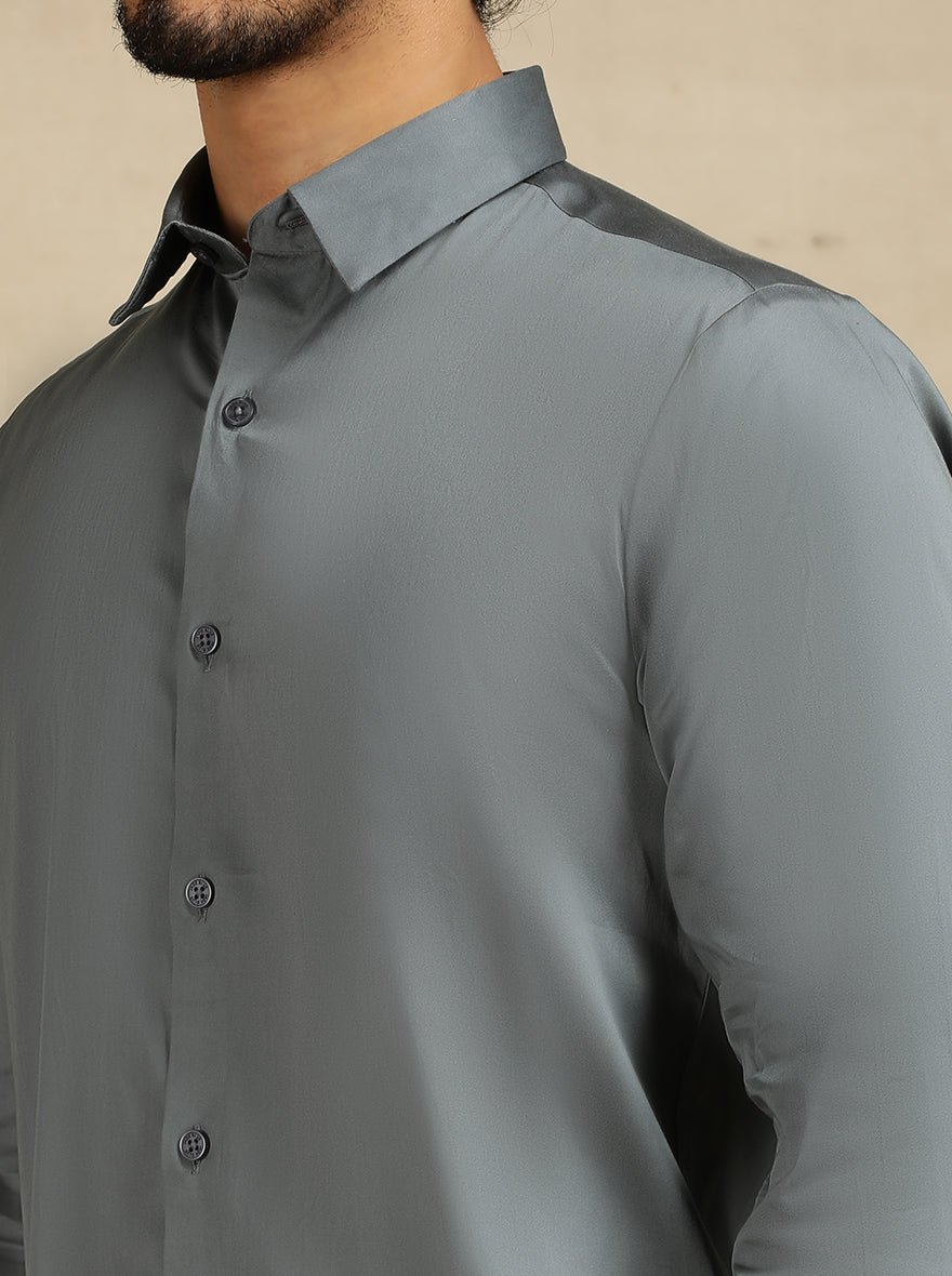 Grey Solid Slim Fit Casual Shirt | JadeBlue