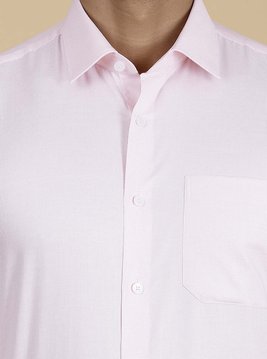Pink Solid Regular Fit Formal Shirt | JadeBlue