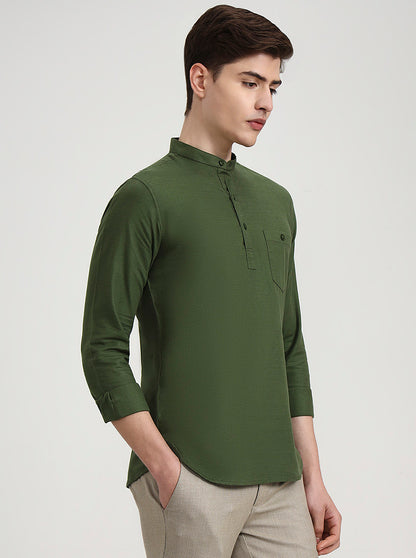 Olive Solid Slim Fit Sort Kurta | JadeBlue