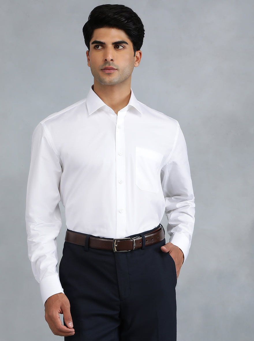 White Solid Regular Fit Formal Shirt | JadeBlue