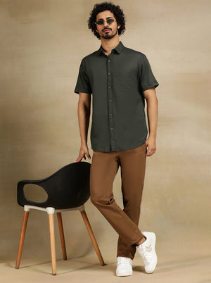 Olive Green Solid Slim Fit Casual Shirt | JadeBlue