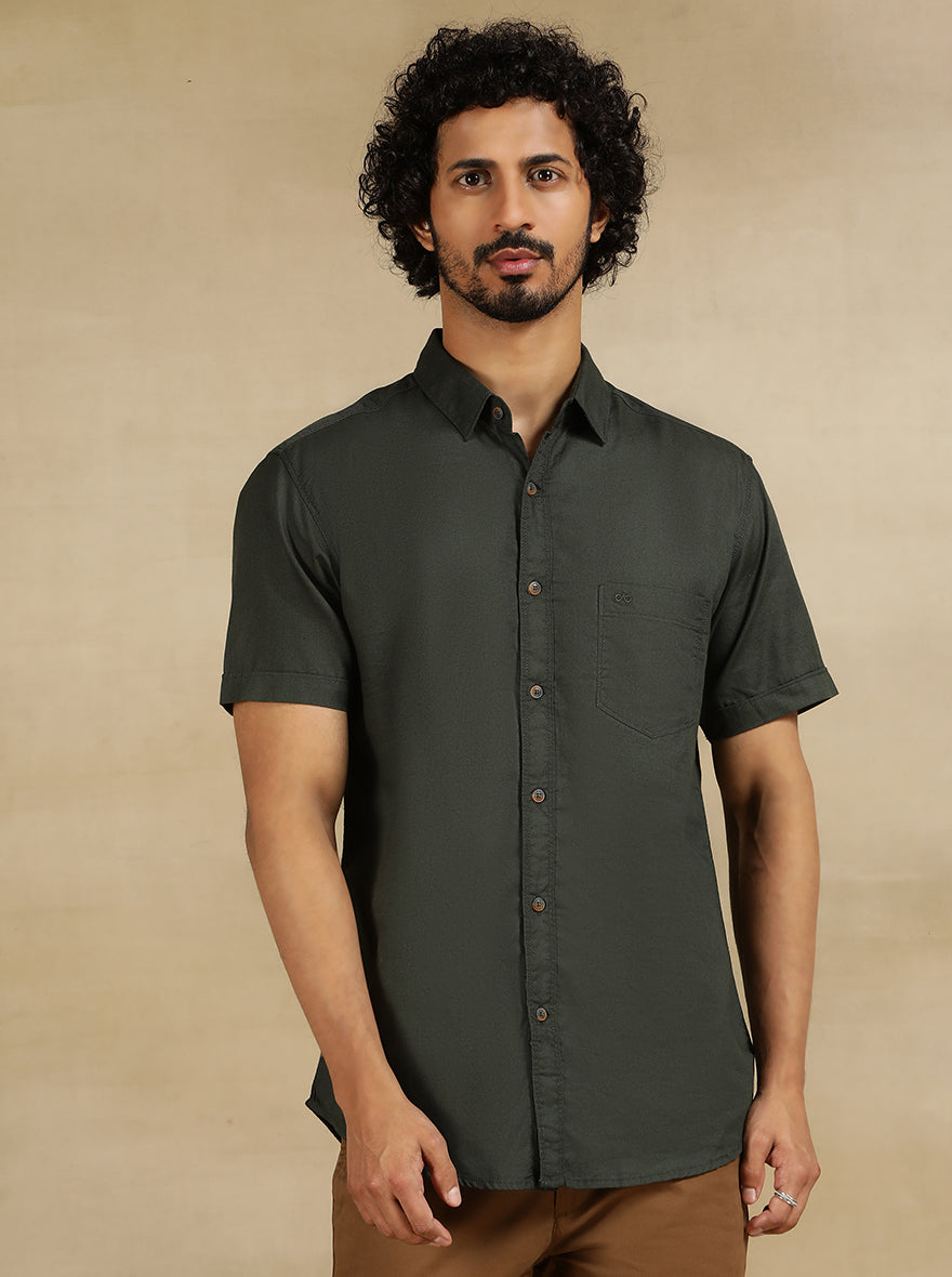Olive Green Solid Slim Fit Casual Shirt | JadeBlue
