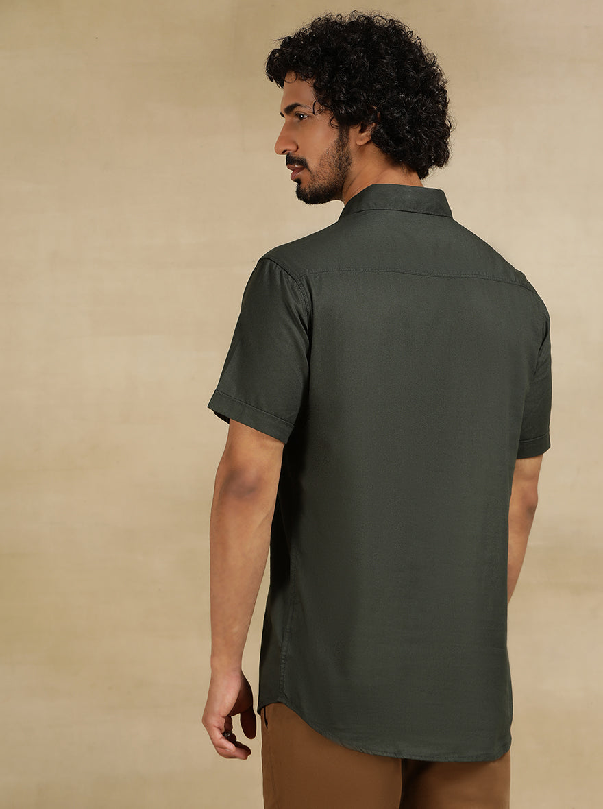 Olive Green Solid Slim Fit Casual Shirt | JadeBlue