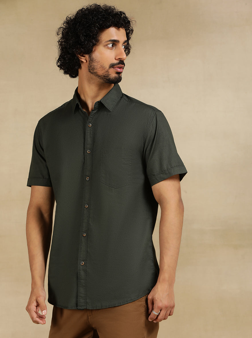 Olive Green Solid Slim Fit Casual Shirt | JadeBlue