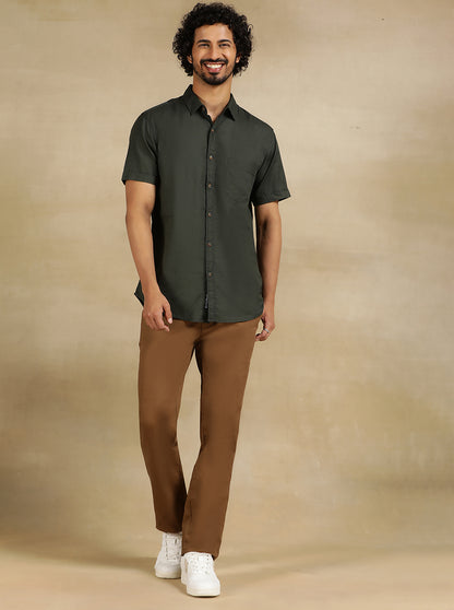 Olive Green Solid Slim Fit Casual Shirt | JadeBlue