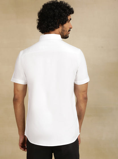 White Solid Slim Fit Casual Shirt | JadeBlue