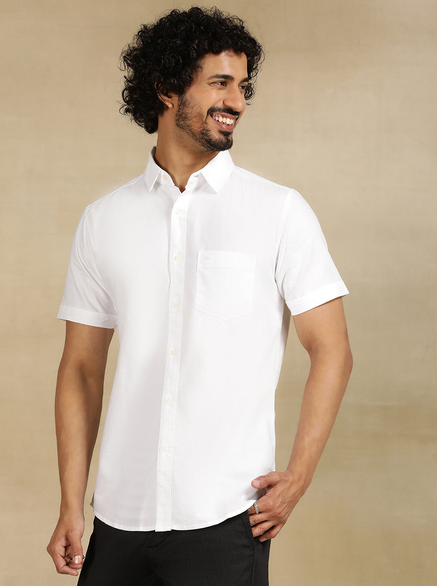 White Solid Slim Fit Casual Shirt | JadeBlue