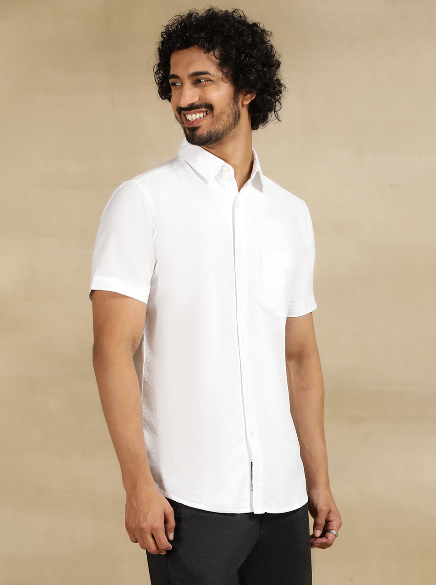 White Solid Slim Fit Casual Shirt | JadeBlue