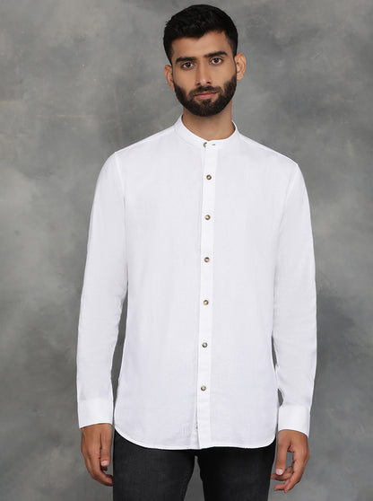 White Solid Slim Fit Casual Shirt | JadeBlue