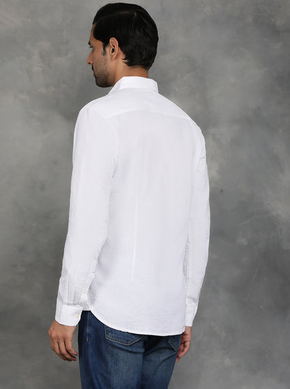 White Solid Slim Fit Casual Shirt | JadeBlue
