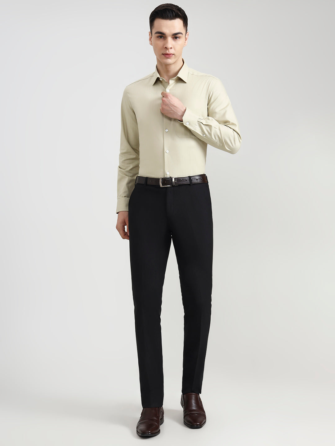 Green Solid Regular Fit Formal Shirt | JadeBlue