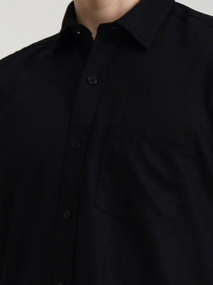 Black Solid Tailored Fit Semi Casual Shirt | JadeBlue