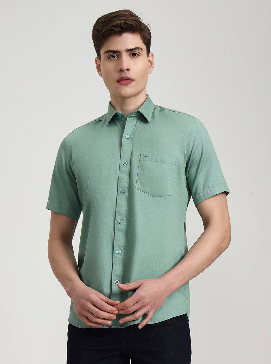 Green Solid Tailored Fit Semi Casual Shirt | JadeBlue