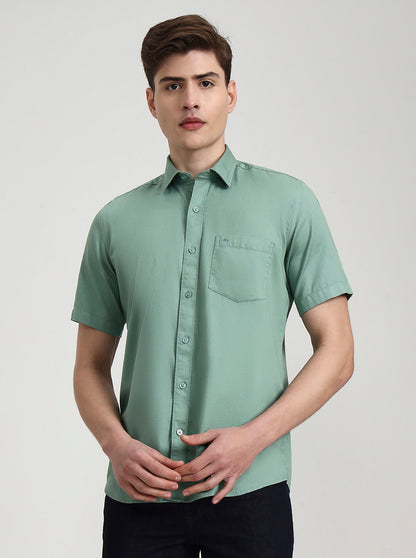 Green Solid Tailored Fit Semi Casual Shirt | JadeBlue