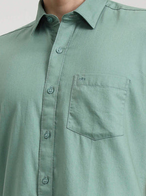 Green Solid Tailored Fit Semi Casual Shirt | JadeBlue