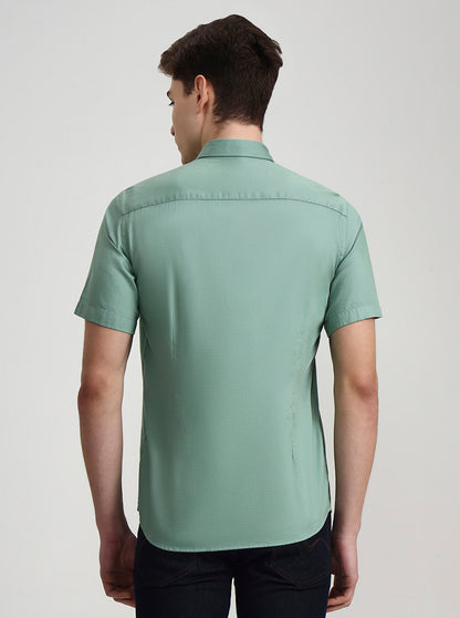Green Solid Tailored Fit Semi Casual Shirt | JadeBlue