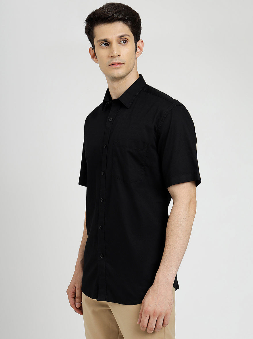Black Solid Tailored Fit Semi Casual Shirt | JadeBlue