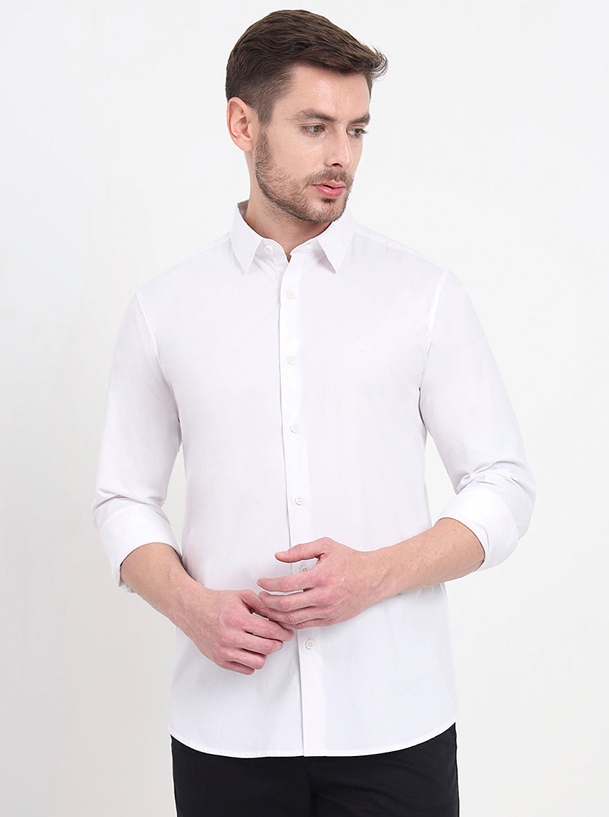 White Solid Slim Fit Casual Shirt | JadeBlue