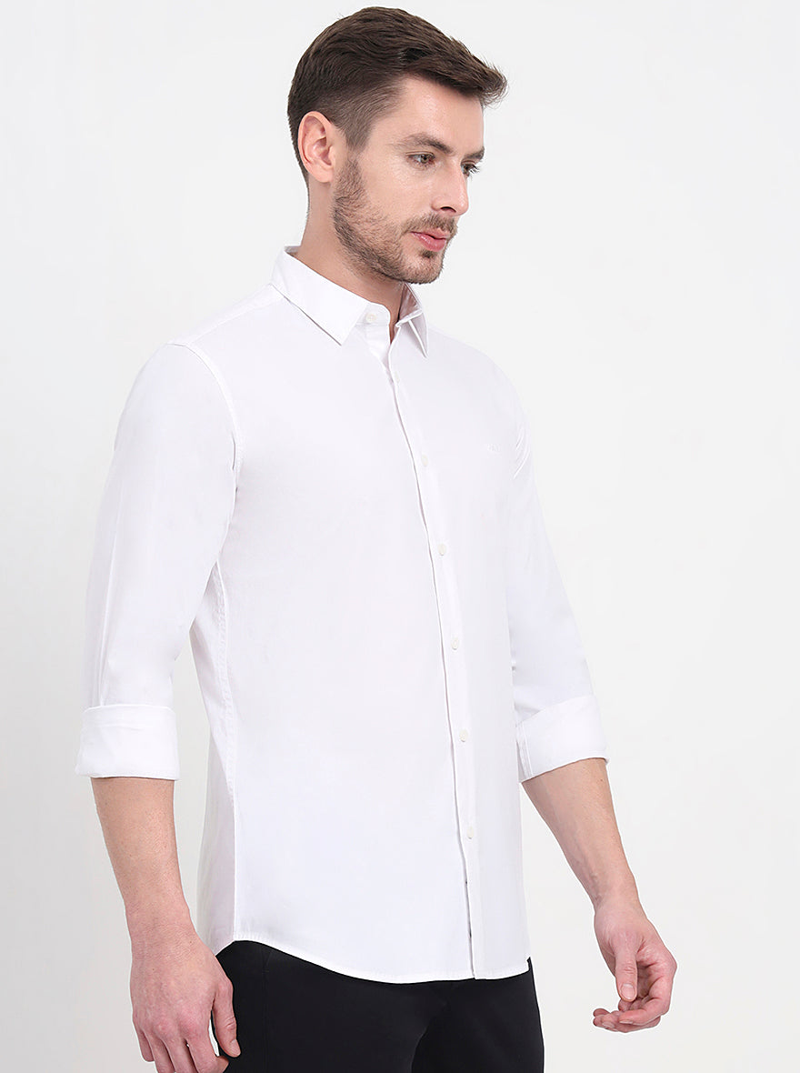White Solid Slim Fit Casual Shirt | JadeBlue