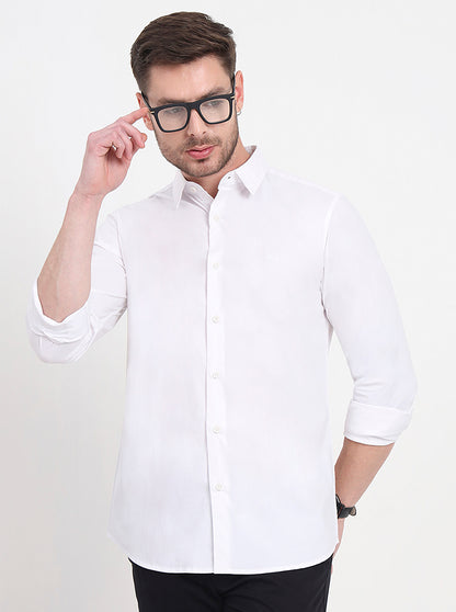 White Solid Slim Fit Casual Shirt | JadeBlue