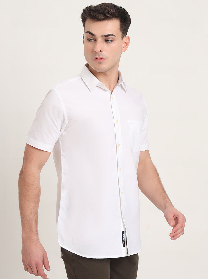 White Solid Slim Fit Casual Shirt | JadeBlue
