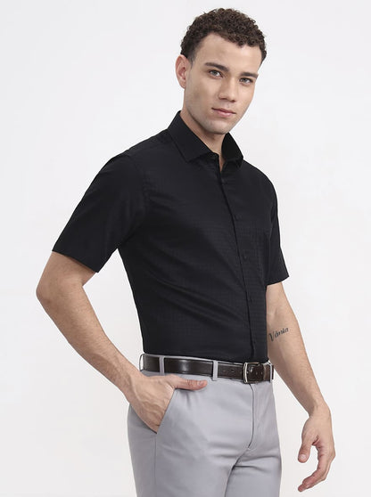 Black Solid Regular Fit Formal Shirt | JadeBlue