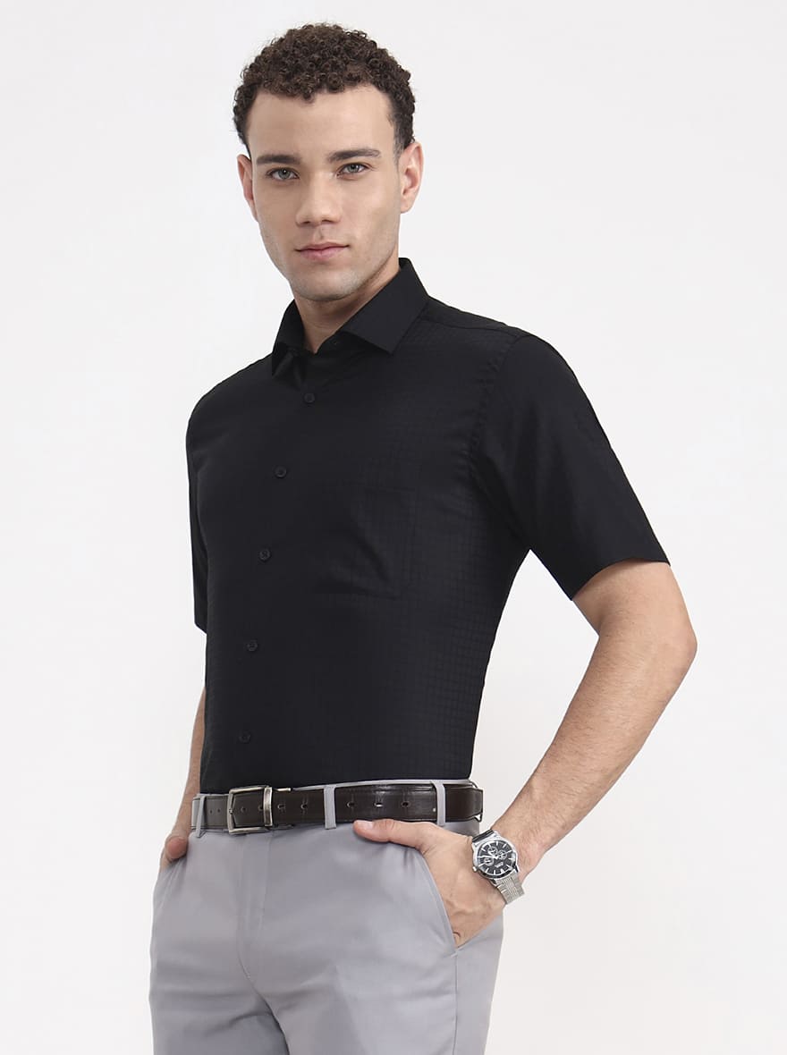Black Solid Regular Fit Formal Shirt | JadeBlue