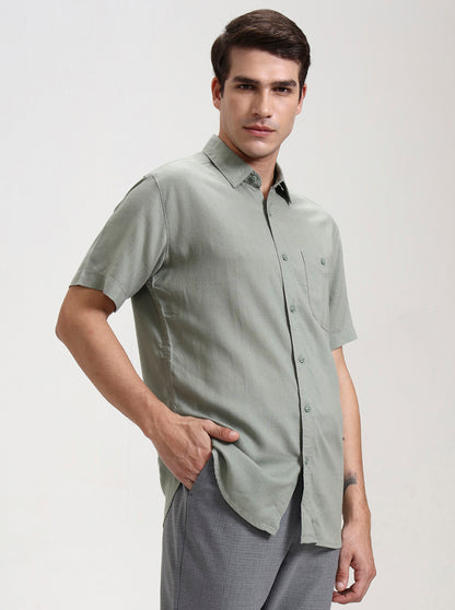 Pista Solid Slim Fit Casual Shirt | JadeBlue